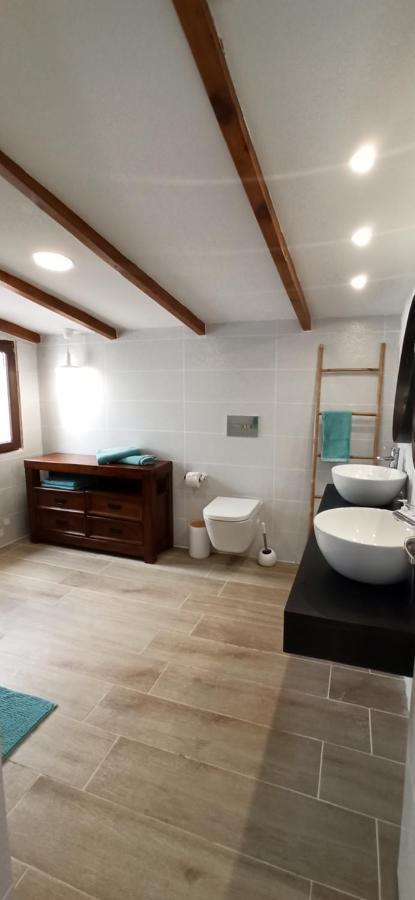 Beautiful Chalet With Wifi And Free Parking Arona  Dış mekan fotoğraf