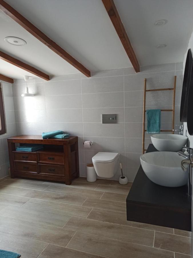 Beautiful Chalet With Wifi And Free Parking Arona  Dış mekan fotoğraf