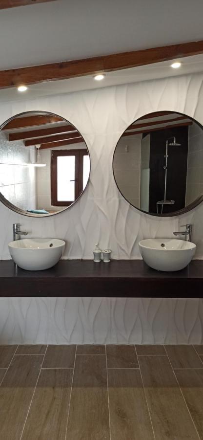 Beautiful Chalet With Wifi And Free Parking Arona  Dış mekan fotoğraf